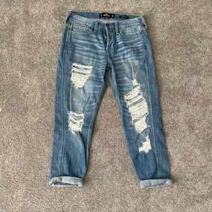 hollister ripped boyfriend jeans